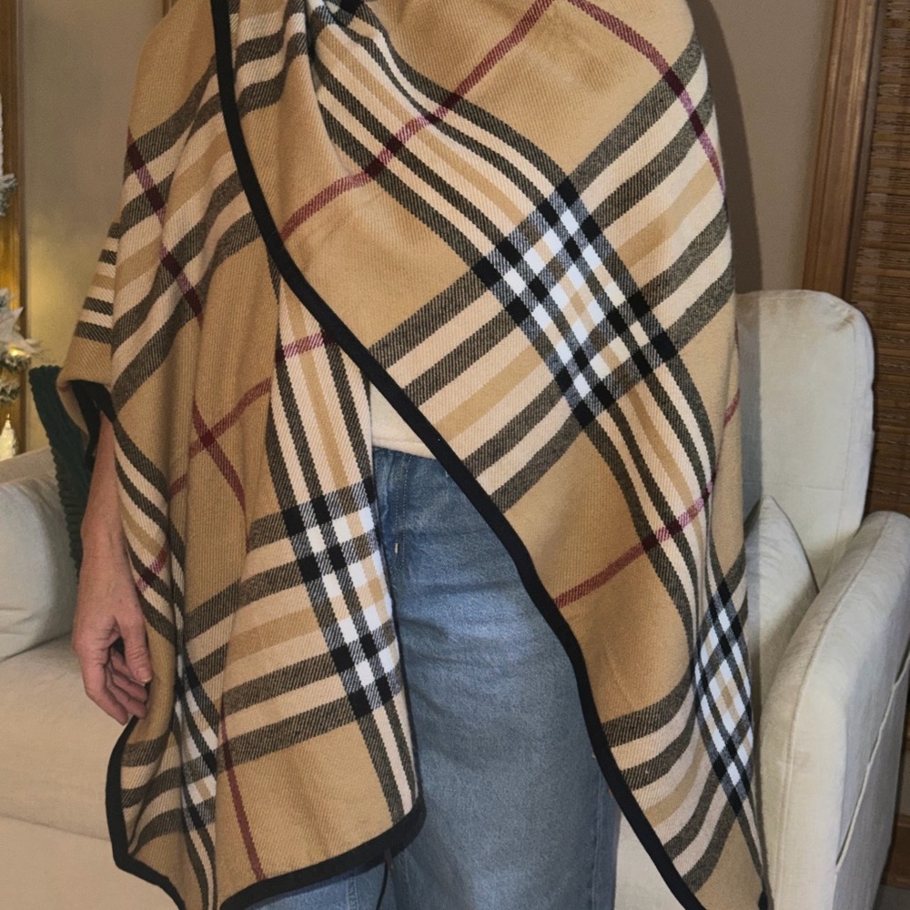 Plaid Patterned Scarf - Picture 7 of 7